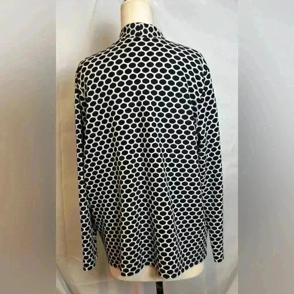 Kim Rogers Black & White Abstract Design Cardigan  (Size XL) - Picture 2 of 8